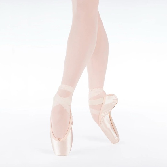 Brand New Suffolk Sterling Pointe Shoes – Size 5 XXXX - Picture 1 of 2